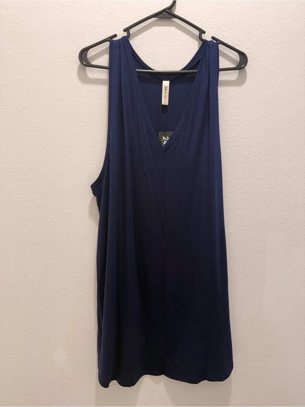 24/7 Comfort Apparel Navy V-Neck Sleeveless Tank Plus Size 3X NWT
